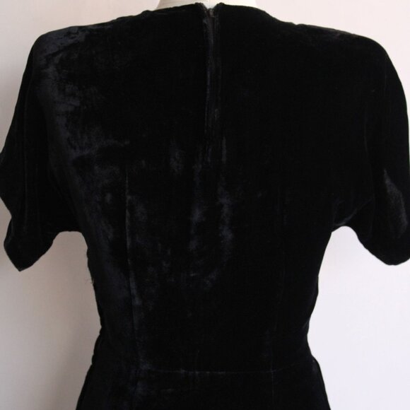 Vintage 1940s Dress, Cirilo Black Velvet Dress With Rhinestone Embellishment - Picture 11 of 12